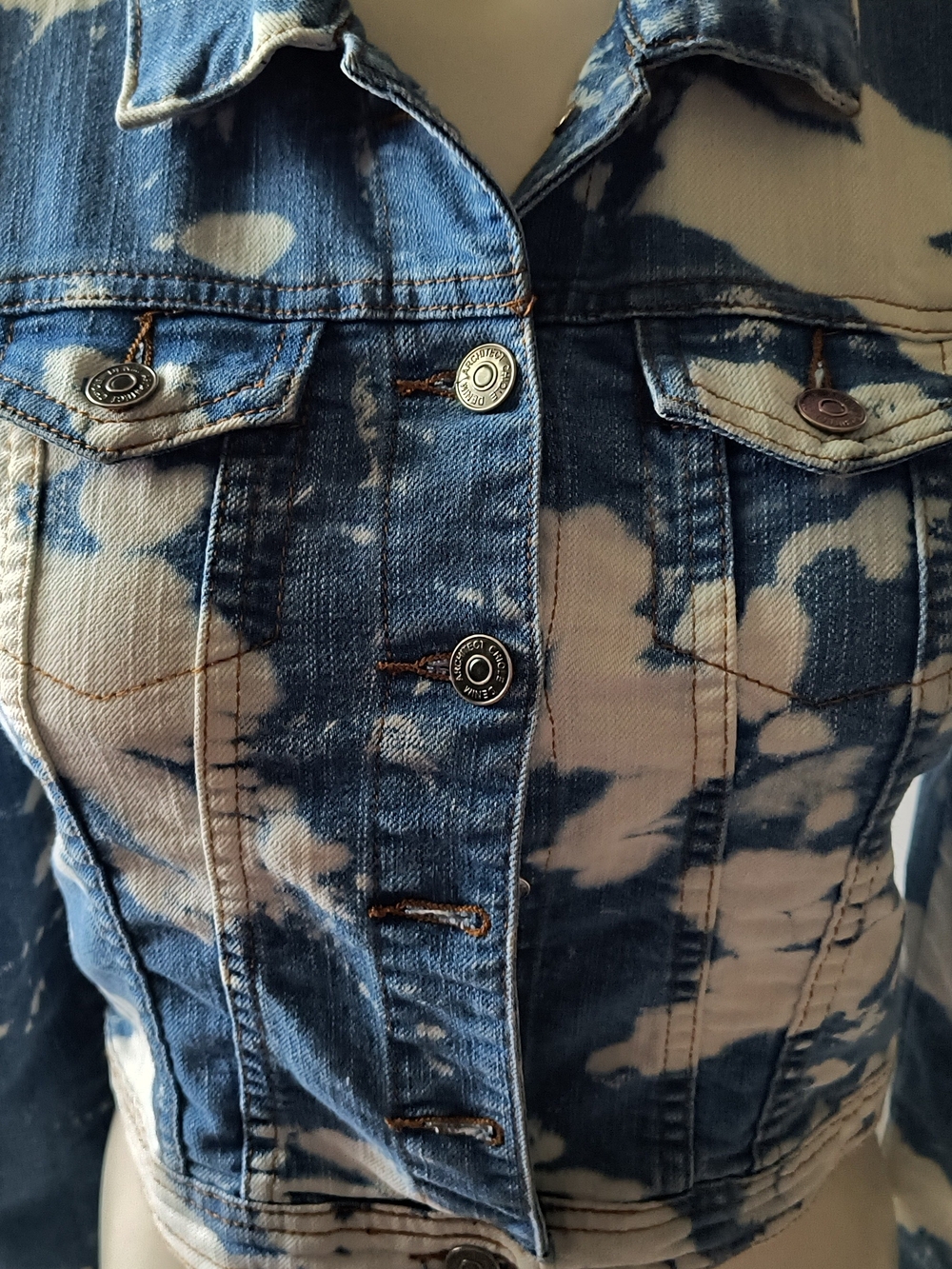 Women's Blue & White Tie-Dye Denim Jacket - Picture 4 of 9